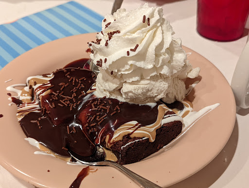 Dessert Shop «Beaches & Cream Soda Shop», reviews and photos, 1800 Epcot Resorts Blvd, Orlando, FL 32830, USA