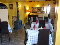 Atmosphère du Restaurant français Auberge du Grand Chemin à Saint-Christophe-sur-Dolaison - n°4