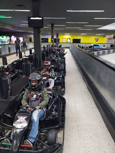 Go-Kart Track «Extreme Grand Prix Indoor Family Fun Center», reviews and photos, 6731 Blue Ridge Blvd, Raytown, MO 64133, USA