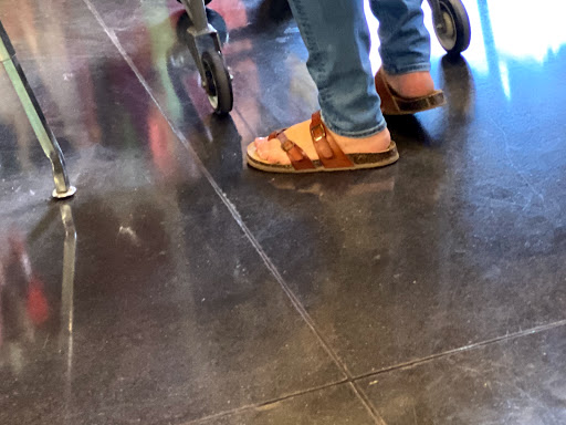 Thrift Store «Discover Goodwill Circle Retail Center», reviews and photos