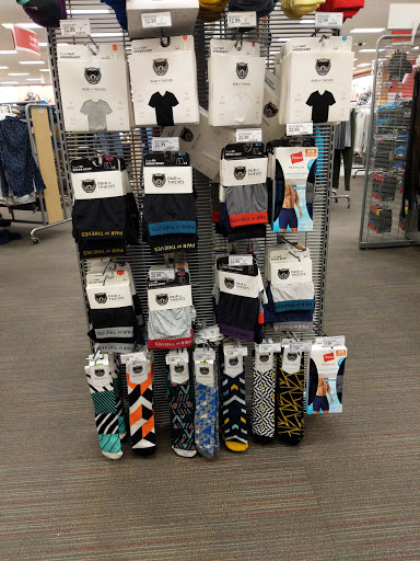 Shopping Mall «The Brickyard», reviews and photos, 2600 N Narragansett Ave, Chicago, IL 60639, USA