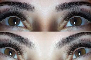 ROYALE BROWS & LASHES image