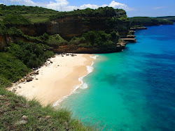 Foto von Tanjung Porok Beach wilde gegend