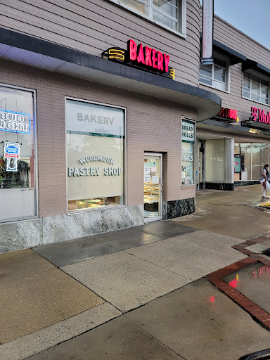 Shopping Mall «Woodmoor Shopping Center», reviews and photos, 10115 Colesville Rd, Silver Spring, MD 20901, USA