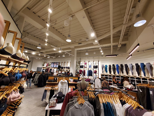 Sportswear Store «lululemon athletica», reviews and photos, 152 South Avenue, Bloomington, MN 55425, USA