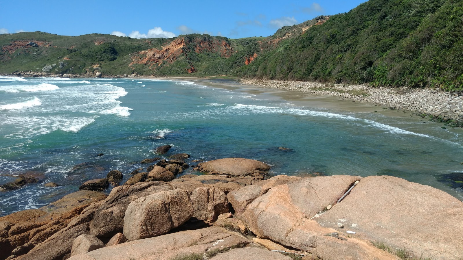 Photo de Praia D'agua avec moyenne baie
