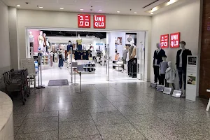 UNIQLO Gotanda TOC image