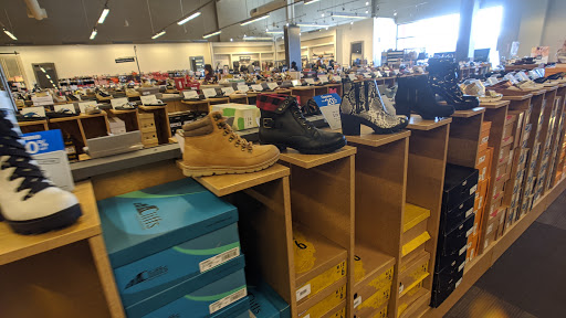 Shoe Store «DSW Designer Shoe Warehouse», reviews and photos, 11500 Burleigh St., Wauwatosa, WI 53222, USA