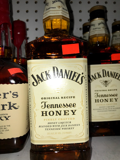 Liquor Store «PAPI LIQUORS and KEGS», reviews and photos, 1446 W 49th St, Hialeah, FL 33012, USA