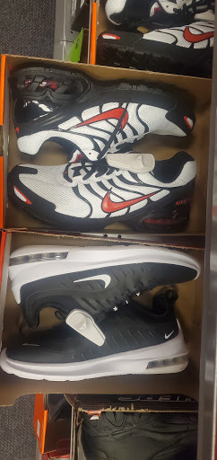 Shoe Store «Shoe Carnival», reviews and photos, 919 Lakeland Park Center Dr, Lakeland, FL 33809, USA