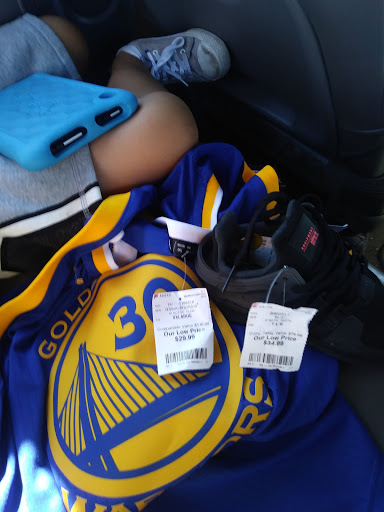 Clothing Store «Burlington Coat Factory», reviews and photos, 6900 Chestnut St, Gilroy, CA 95020, USA