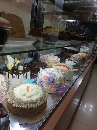 Birthday cakes in Trujillo