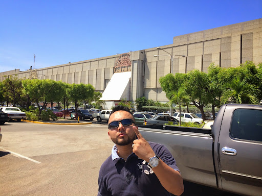 Estacionamiendo de Galerias Mall