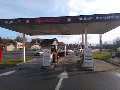 Station Service Carrefour à Vierzon