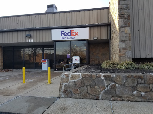Shipping and Mailing Service «FedEx Ship Center», reviews and photos, 160 Rittenhouse Cir, Bristol, PA 19007, USA