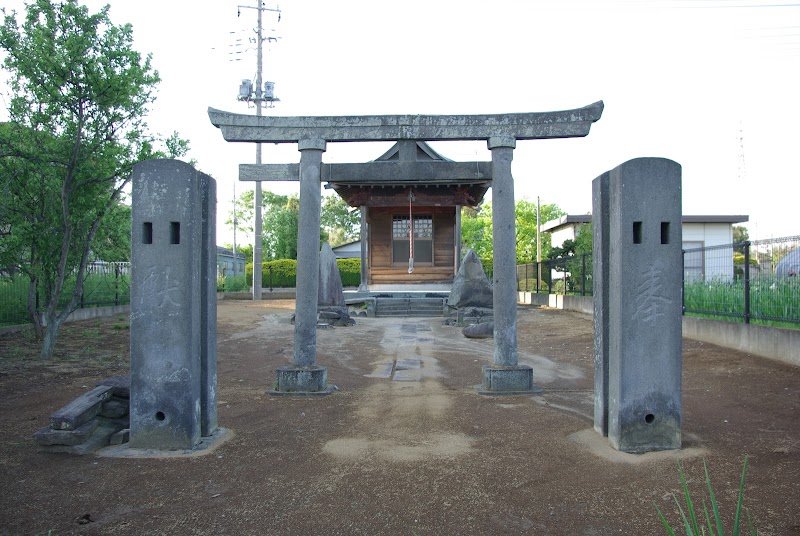 稲倉魂神社