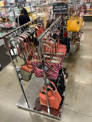 Department Store «Nordstrom Rack Glendale Fashion Center», reviews and photos, 227 N Glendale Ave, Glendale, CA 91206, USA