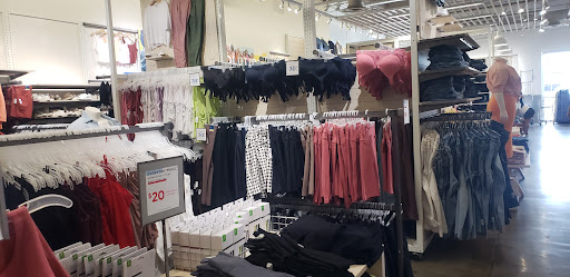 Clothing Store «Old Navy», reviews and photos, 1949 E Camelback Rd, Phoenix, AZ 85016, USA