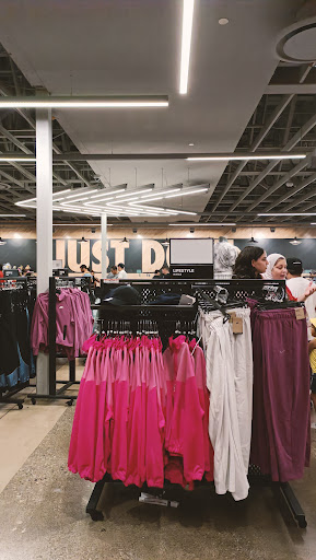 Clothing Store «Nike Factory Store», reviews and photos, 600 Bluebird Ct, Central Valley, NY 10917, USA