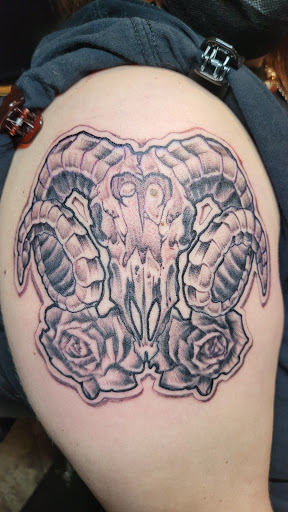 Tattoo Shop «Lucky Rabbit Tattoos», reviews and photos, 611 E McGalliard Rd, Muncie, IN 47303, USA