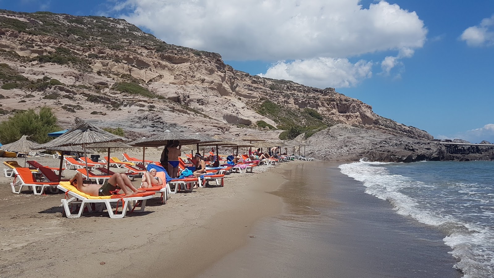 Foto de Camel Beach - lugar popular entre os apreciadores de relaxamento