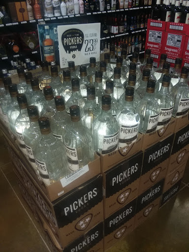 Shopping Mall «Cheers Wine & Liquor», reviews and photos, 112 Bradford Blvd, Gordonsville, TN 38563, USA