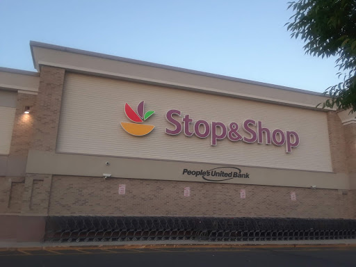 Shopping Mall «Southbury Plaza Shopping Center», reviews and photos, 100 Main St N, Southbury, CT 06488, USA