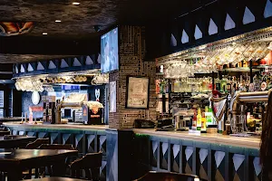 Hugo's Pub image
