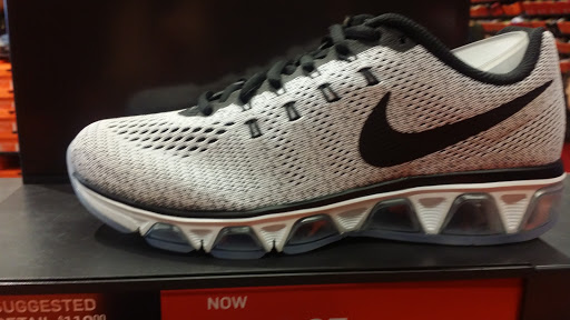 Clothing Store «Nike Factory Store», reviews and photos, 2950 I-20 Frontage Rd #755, Grand Prairie, TX 75052, USA