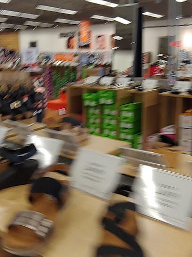 Shoe Store «DSW Designer Shoe Warehouse», reviews and photos, 24570 Dulles Landing Dr #120, Dulles, VA 20166, USA