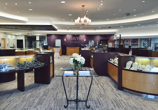 Jewelry Store «Davis Jewelers», reviews and photos, 9901 Forest Green Blvd, Louisville, KY 40223, USA