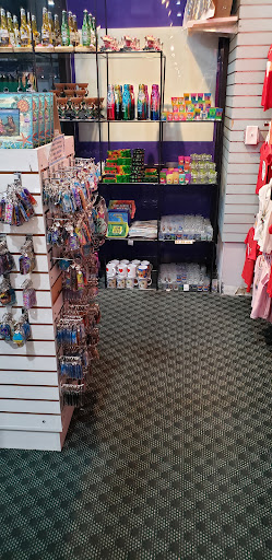 Gift Shop «Bargain World», reviews and photos, 12236 S Apopka Vineland # 200, Orlando, FL 32836, USA