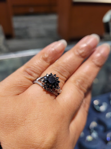 Jewelry Store «Zales», reviews and photos, 160 N Gulph Rd, King of Prussia, PA 19406, USA