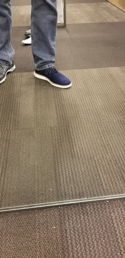 Shoe Store «DSW Designer Shoe Warehouse», reviews and photos, 345 Rockaway Turnpike, Lawrence, NY 11559, USA