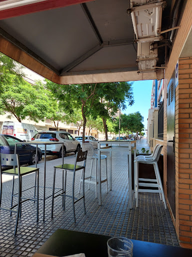 Devine’s Restaurant - Doña Lola, 29649 Calahonda, Málaga