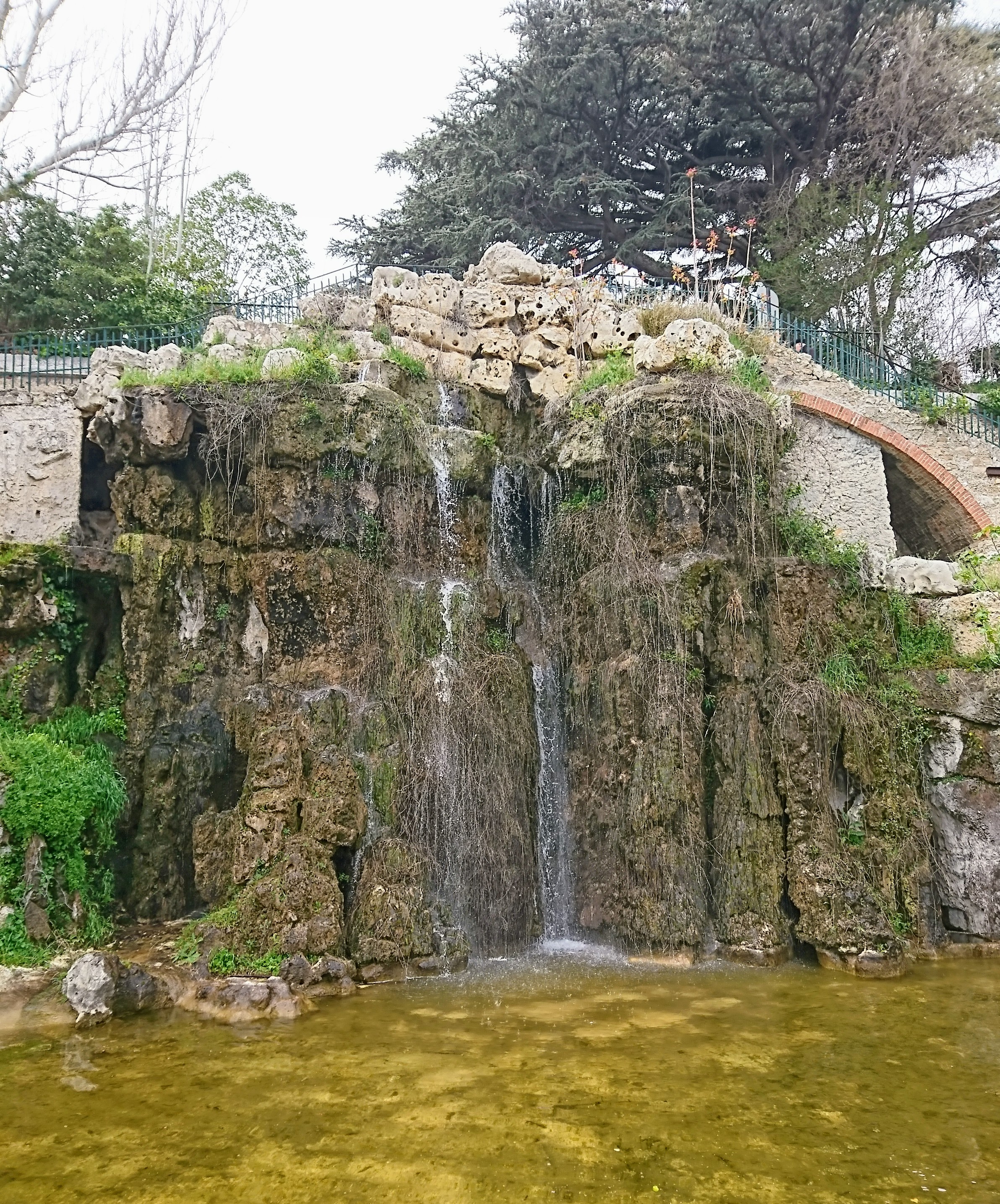 Photo n° 3 de l'avis de VILLENEUVE.y fait le 02/04/2018 à 14:24