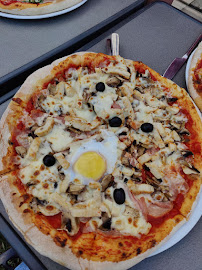 Plats et boissons du Pizzeria Kapana Pizza Bourgoin à Bourgoin-Jallieu - n°4