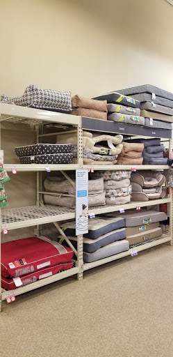Pet Supply Store «PetSmart», reviews and photos, 600-800 Hatton Dr, Glen Mills, PA 19342, USA