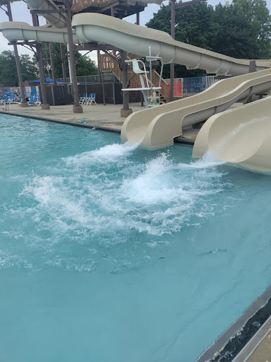 Park «Gouin Pool & Water Slides», reviews and photos, 2400 Scott St, Franklin Park, IL 60131, USA