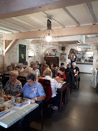 Atmosphère du Restaurant Des Voyageurs à Aigues-Mortes - n°5
