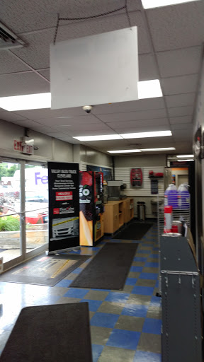 Ford Dealer «Valley Ford Truck», reviews and photos, 5715 Canal Rd, Cleveland, OH 44125, USA