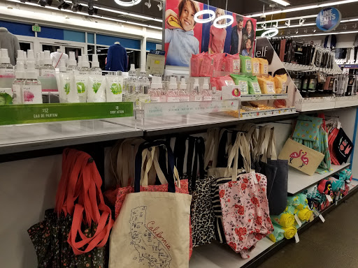 Clothing Store «Old Navy», reviews and photos, 3581 N Freeway Blvd, Sacramento, CA 95834, USA