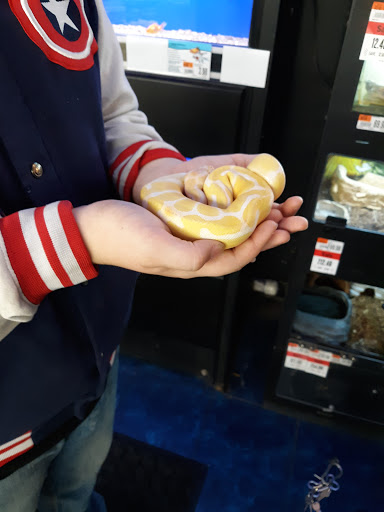 Pet Supply Store «Pet Supplies Plus», reviews and photos, 2471 E State St, Hermitage, PA 16148, USA