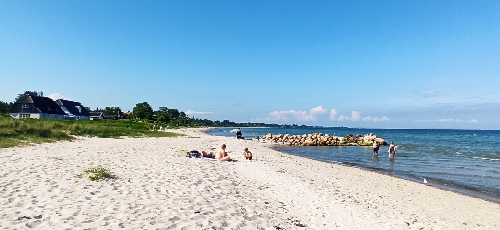 Foto von Dyngby Beach mit beiger sand Oberfläche