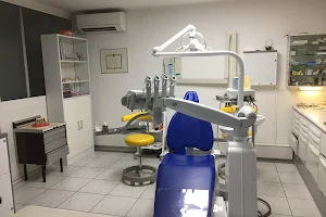 Dentiste Aix-en-Provence - Dr Laurence Ganancia image