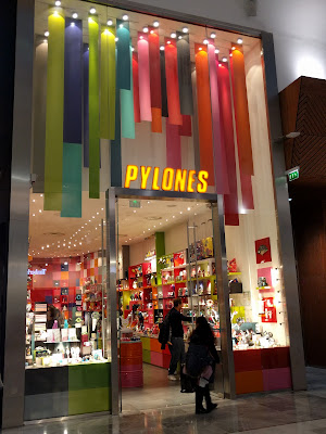 PYLONES à Roissy-en-France
