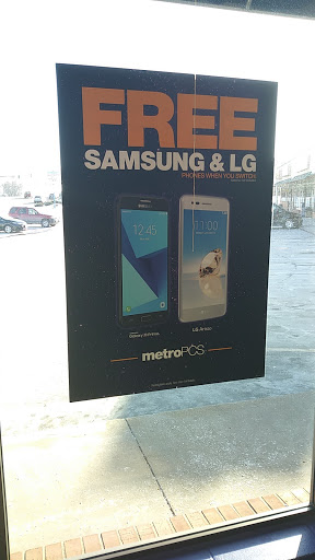 Cell Phone Store «MetroPCS Authorized Dealer», reviews and photos, 1516 Woodlane Dr, Woodbury, MN 55125, USA