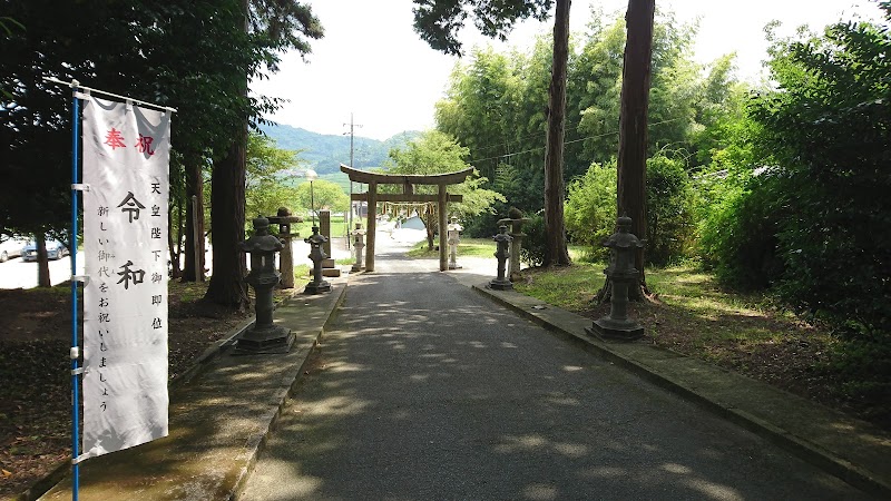 亀山神社