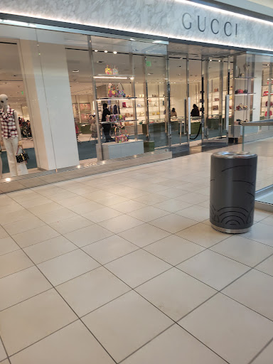 Shopping Mall «Fashion Outlets of Chicago», reviews and photos, 5220 Fashion Outlets Way, Rosemont, IL 60018, USA