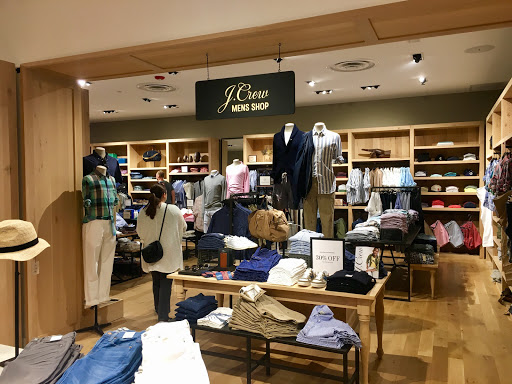 Clothing Store «J.Crew», reviews and photos, 3423 N Southport Ave, Chicago, IL 60657, USA